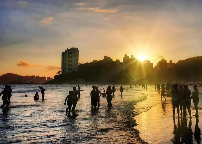 Apartamento Encantador No Guaruja, Praia Da Enseada - Apenas 600M Da Praia !
